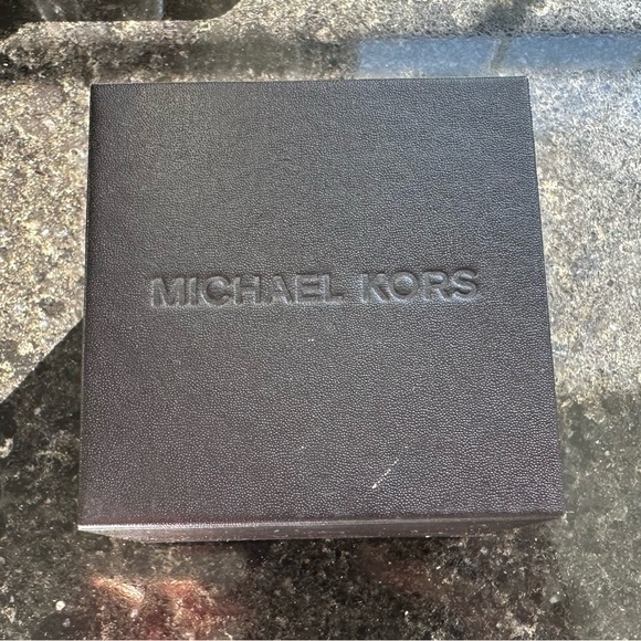 Michael Kors Parker Watch - Picture 5 of 6